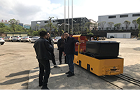 浙江客戶來廠驗(yàn)貨，參觀湘潭鋰電池電機(jī)車運(yùn)行測試