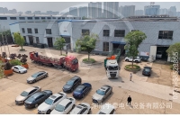 貴州一批5噸湘潭蓄電池電機車由專車發(fā)往礦山